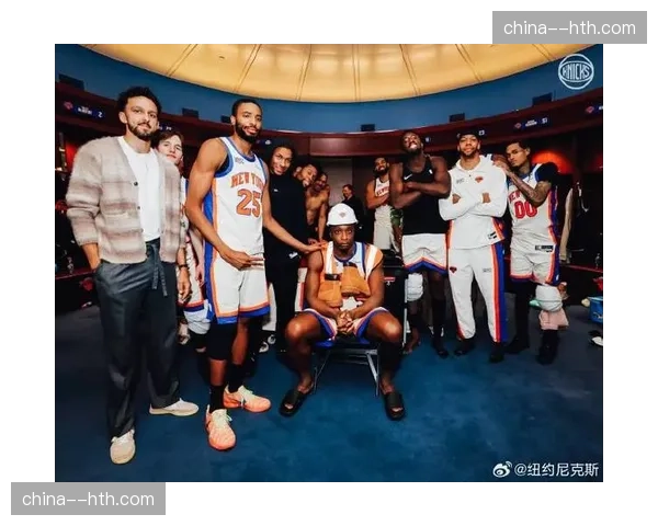 特写镜头：OG-阿奴诺比连续三次成功单防拦截快攻