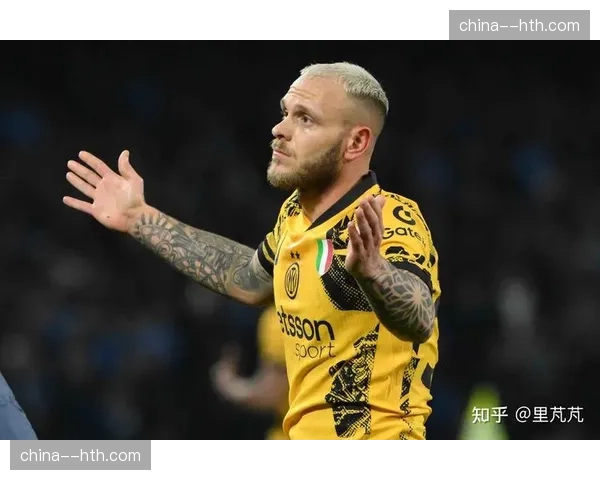 战报:国际米兰2-0莱切,邓弗里斯右路传中直接助攻双响 战报:国际米兰2-0莱切,邓弗里斯右路传中直接助攻双响