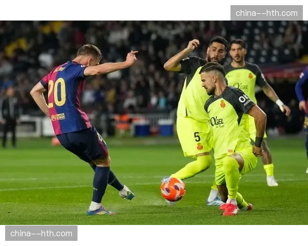 马洛卡球员多次利用战术犯规打断巴萨进攻节奏，引发争议